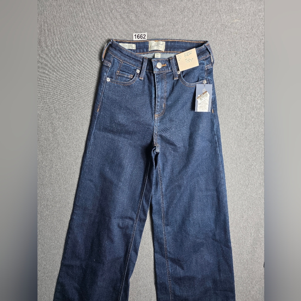 NWT Universal Thread Indigo High rise  Wide Leg Jeans Size 2. Dark Academia.